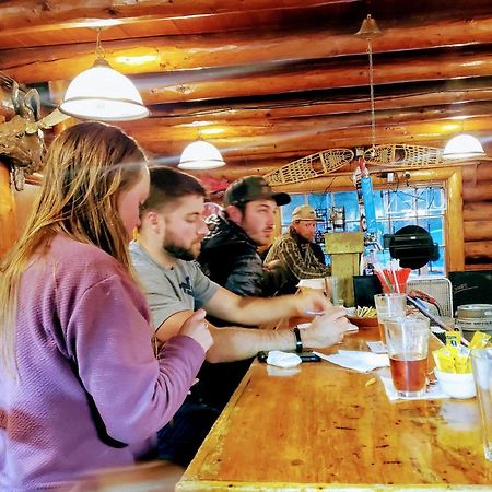 Gwin'S Lodge & Roadhouse Cooper Landing Экстерьер фото