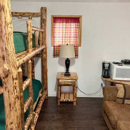Gwin'S Lodge & Roadhouse Cooper Landing Экстерьер фото