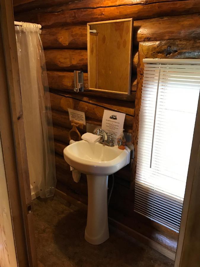 Gwin'S Lodge & Roadhouse Cooper Landing Экстерьер фото