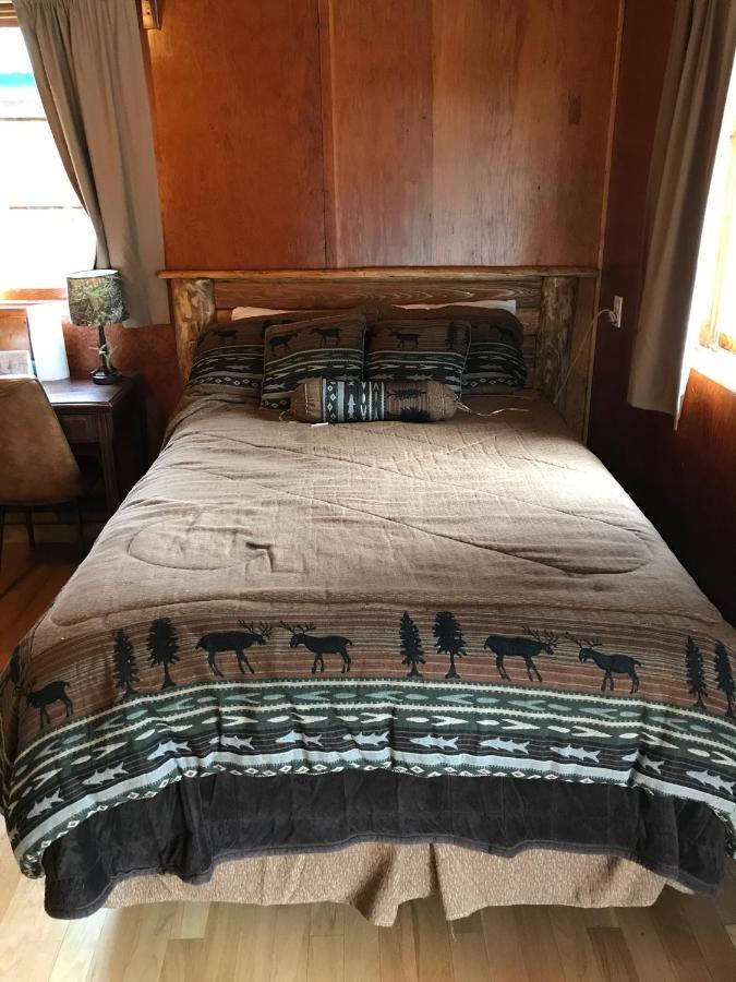 Gwin'S Lodge & Roadhouse Cooper Landing Экстерьер фото