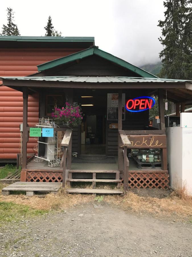 Gwin'S Lodge & Roadhouse Cooper Landing Экстерьер фото
