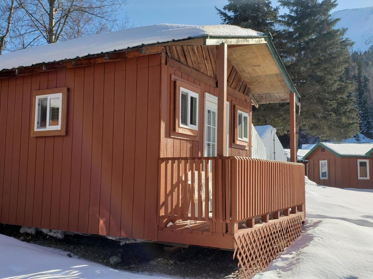 Gwin'S Lodge & Roadhouse Cooper Landing Экстерьер фото