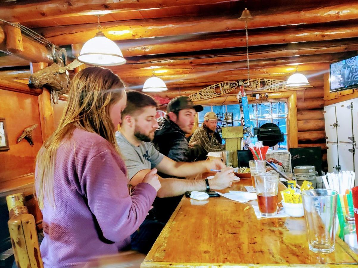 Gwin'S Lodge & Roadhouse Cooper Landing Экстерьер фото